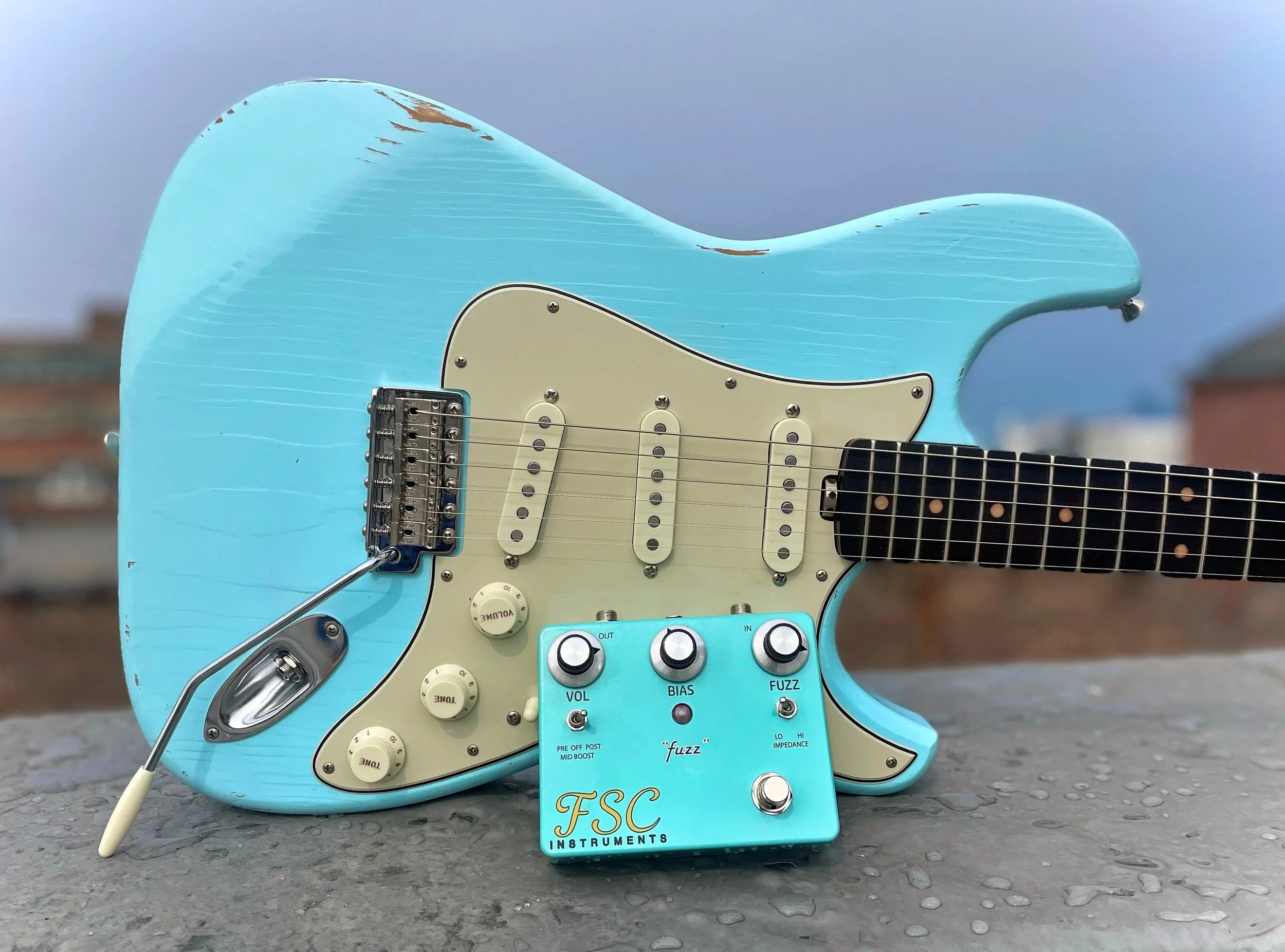 ギター Fuzz Face in the modified Stratocaster Fuzz Face in the modified Stratocaster 【公式通販】